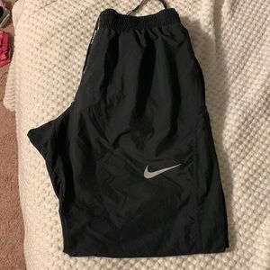 womens nike joggers